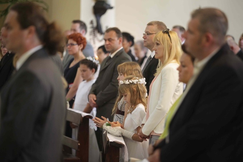 Komunia Święta w Katowicach w kościele na osiedlu Tysiąclecia [ZDJĘCIA]