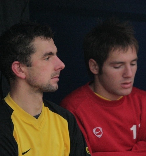 Napastnicy drużyny z Leśnicy: Stanisław Wróbel (z lewej) i Marek Gładkowski będą mieli w niedzielę okazję powiększyć swój dorobek bramkowy.