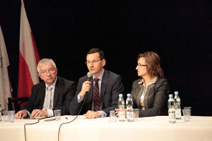 Wicepremier Mateusz Morawiecki w Jędrzejowie. Zwiedził piwnice klasztoru Cystersów