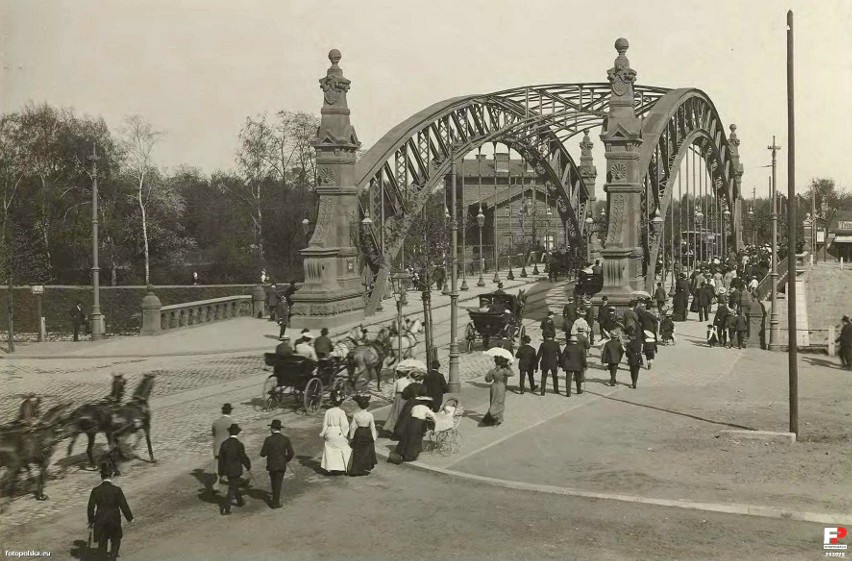 1900 r., w drodze na wyścigi konne przez Most Zwierzyniecki.