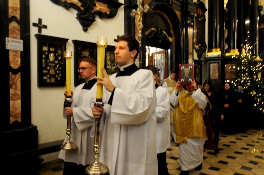 Pasterka w katedrze na Wawelu. Uroczystej mszy przewodniczył abp Marek Jędraszewski