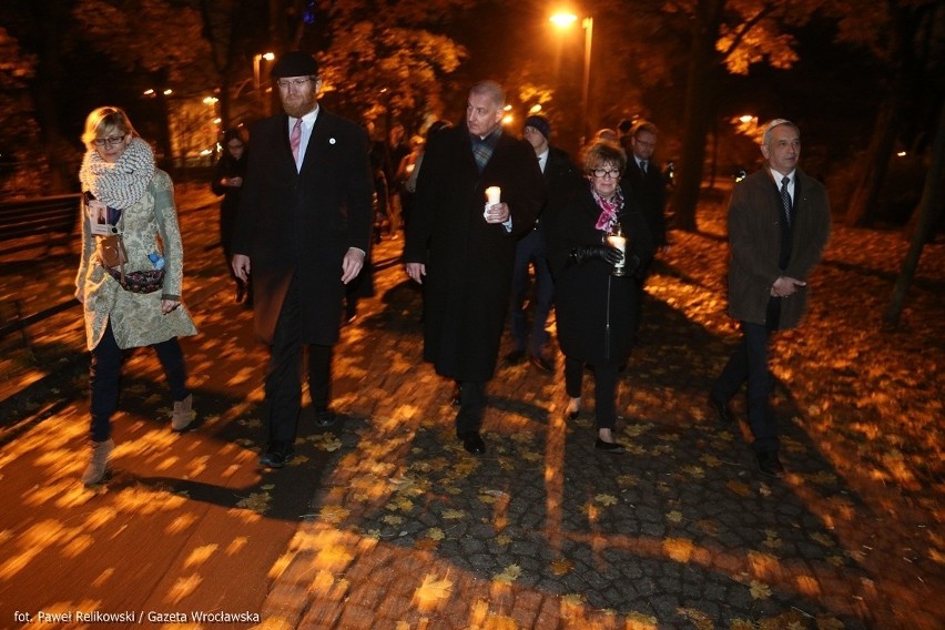 Wrocław upamiętnił ofiary Nocy Kryształowej (ZDJĘCIA)