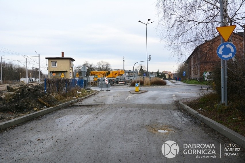 W Dąbrowie Górniczej powstaje nowe centrum przesiadkowe, a w...