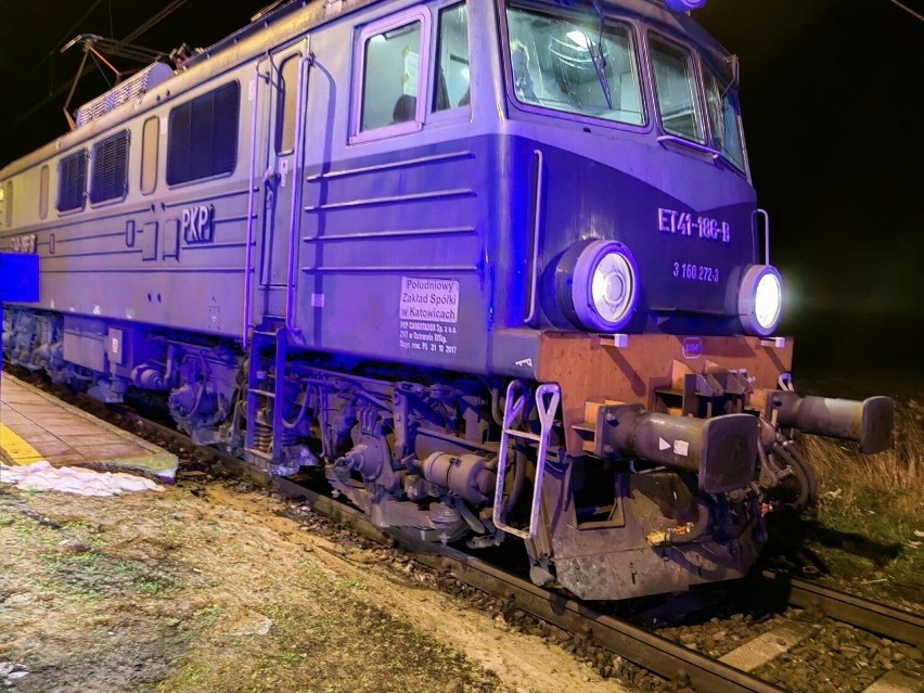 Tragedia na torach. W Tarnobrzegu pociąg towarowy potrącił człowieka [ZDJĘCIA]