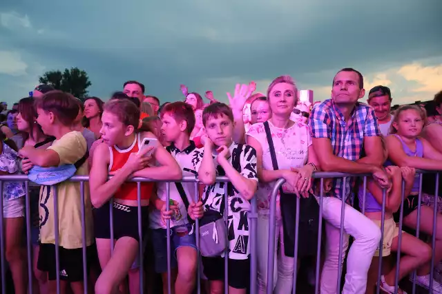 Łzy na scenie w Kazimierzy Wielkiej. Więcej na kolejnych zdjęciach.