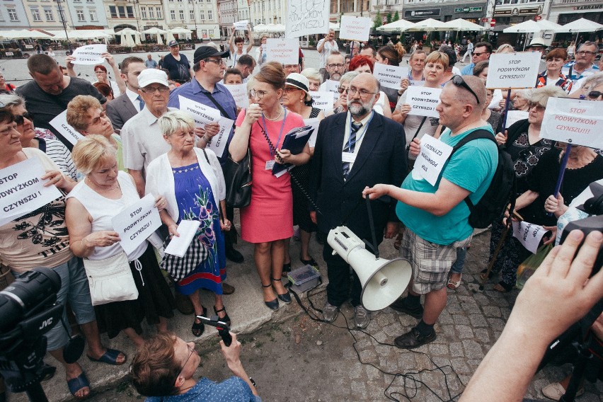 Za nędzne lokale płacą jak za zboże