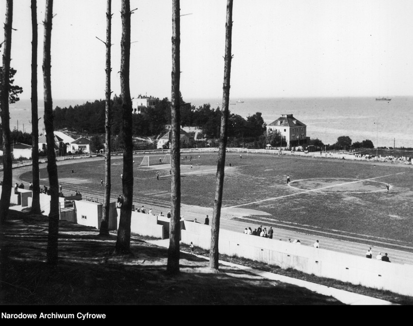 Stadion sportowy nad brzegiem Bałtyku w Gdyni (1935)