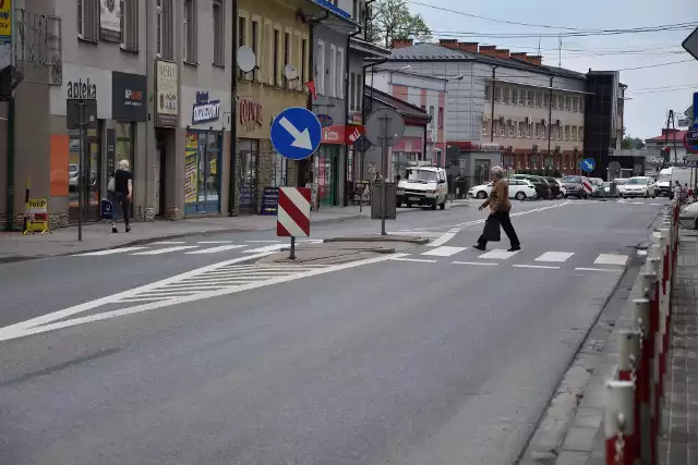 Po otwarciu obwodnicy ruch w centrum Dąbrowy Tarnowskiej jest mniejszy, ale władze samorządowe muszą teraz zająć się utrzymaniem dawnej drogi krajowej nr 73 biegnącej przez miasto