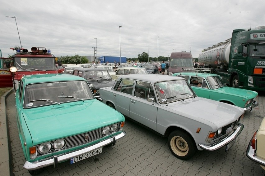 Pomnik fiata 125p na czterdziestolecie rekordu prędkości (ZDJĘCIA)