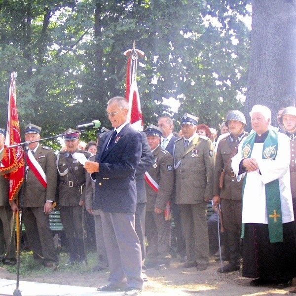 Obecni na odsłonięciu pomnika podkreślali, że celem Sowietów było za wszelką cenę zniszczenie polskiego narodu