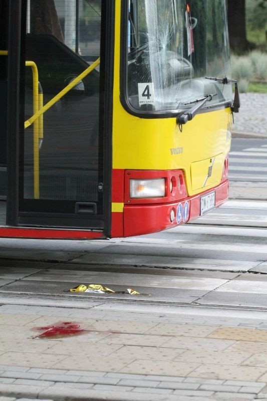 Wypadek na pl. Grunwaldzkim, 28.07.2015. Autobus potrącił...