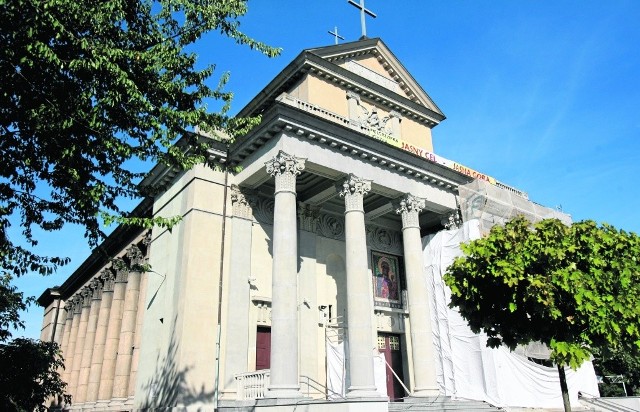 Kościół MB Zwycięskiej o klasycznych, szlachetnych formach zbudowano w latach 1926-1930