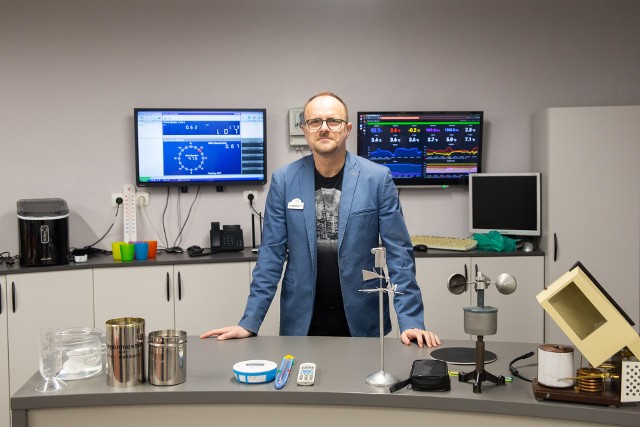 Damian Dąbrowski, Kierownik Stacji Meteorologicznej Planetarium Śląskiego.