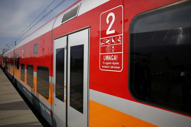 W pociągach Przewozów Regionalnych w całej Polsce za bilet można zapłacić kartą