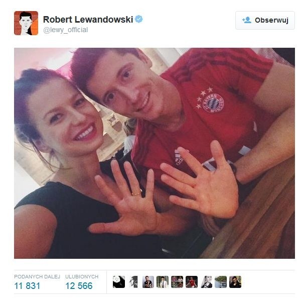 Tak Robert Lewandowski świętował z żoną historyczny wyczyn. To zdjęcie wrzucili w nocy z wtorku na środę na Twittera.