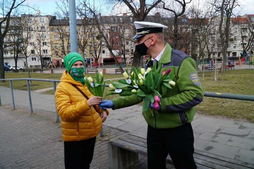 Wszystkiego najlepszego życzą paniom pracownicy MPK i...