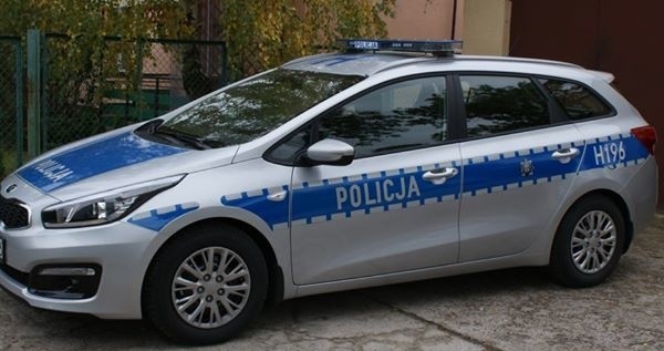 Policjanci w Grabowie nad Pilicą mają nowego komendanta i radiowóz