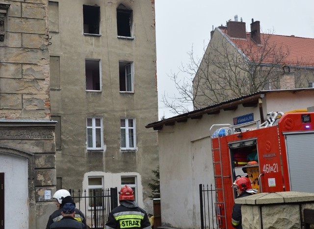 Pożar doszczętnie strawił mieszkanie przy ul. Kościuszki w Nysie.