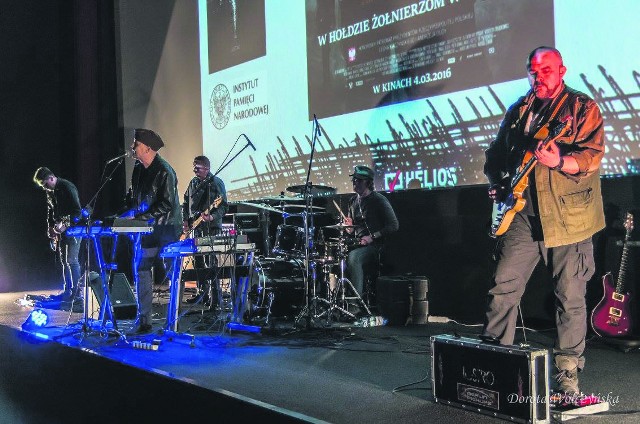 Uczestnikami premierowego pokazu w kinie Helios w Radomiu byli między innymi członkowie projektu „Gloria Victis Projekt”, w tym muzycy radomskiej grupy Lustro.