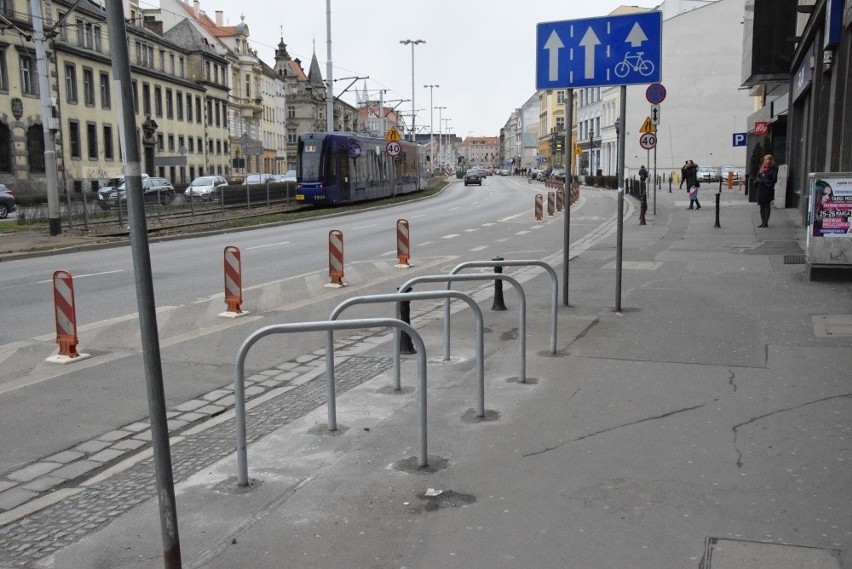 Nowe stojaki rowerowe we Wrocławiu