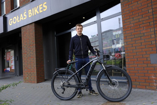 Zakup roweru elektrycznego to niemały wydatek. Ceny zaczynają się od 5,5 tysiąca złotych za bardzo podstawowe modele, ale potrafią poszybować nawet do 40 tysięcy. Czy miasto dofinansuje mieszkańcom ich zakup?