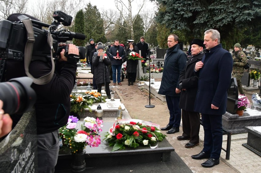 Uroczystość nadania miejscu pochówku śp. ppłk. Bernarda...