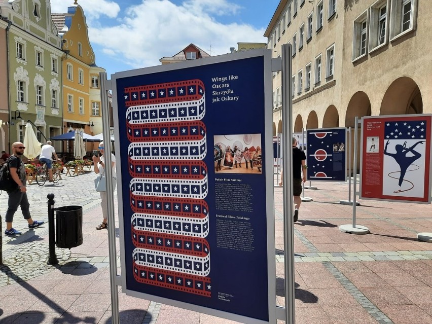 Wystawa na Rynku w Opolu. Ile polscy emigranci i ich potomkowie wnieśli do amerykańskiej kultury, gospodarki, nauki