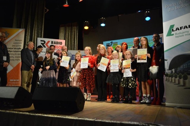 45 młodych solistów z całego kraju wzięło udział w jubileuszowym XX Ogólnopolskim Festiwalu Piosenki Dzieci i Młodzieży "Nad Wierną Rzeką" w Małogoszczu.Zobaczcie zdjęcia z tego wydarzenia