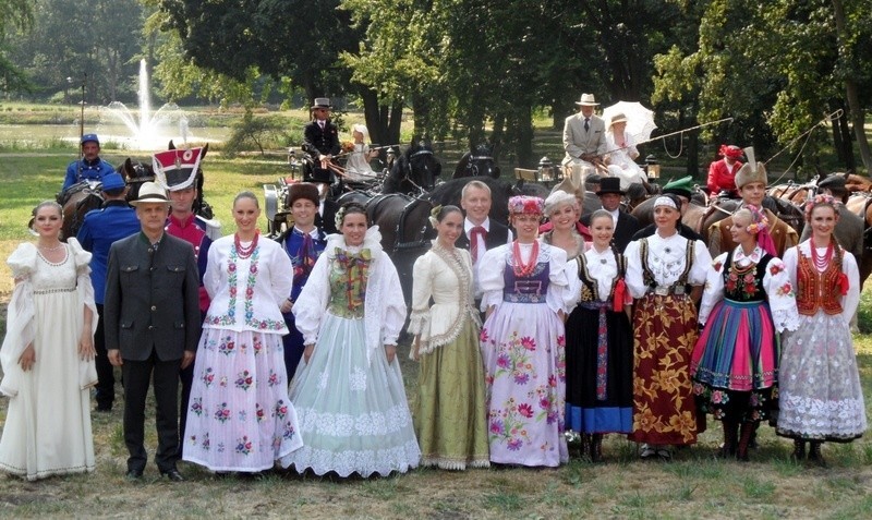 Przepiękne konie, piękne stroje i sportowa rywalizacja, a...