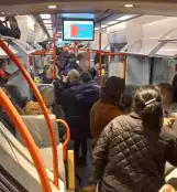 Ścisk w pociągu Regio między Tczewem a Gdańskiem. W składzie zasłabła młoda kobieta 