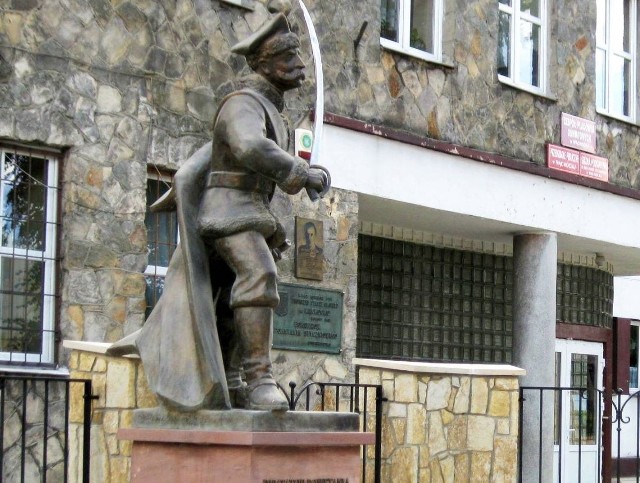 Centralne, państwowe uroczystości odbędą się przed pomnikiem generała Mariana Langiewicza w Wąchocku.