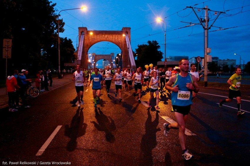 Nocny Wrocław Półmaraton. Kenijczyk Muteti najszybszy (MNÓSTWO ZDJĘĆ, WYNIKI)