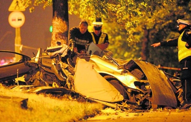 Jedną z najczęstszych  przyczyn śmiertelnych wypadków jest nadmierna prędkość.