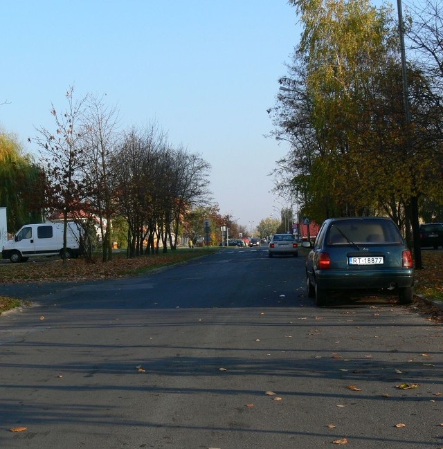 Zakres inwestycji obejmie przebudowę ulicy 11 - go Listopada w Tarnobrzegu od ulicy Św. Barbary do ronda w ulicy Sienkiewicza wraz ze skrzyżowaniem z ulicą Kopernika.