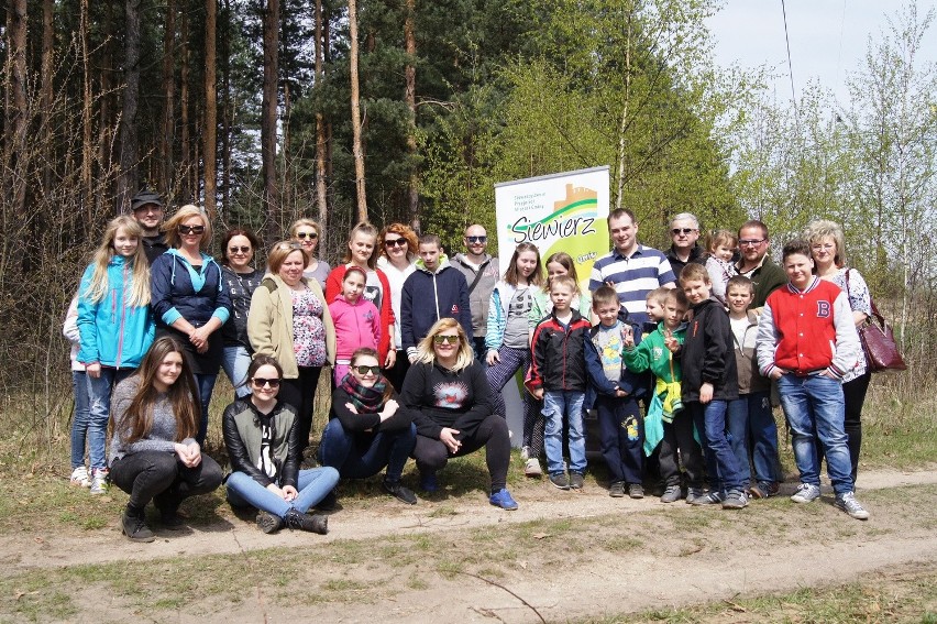 W Siewierzu zasadzili 500 drzewek pod okiem leśników [ZDJĘCIA]