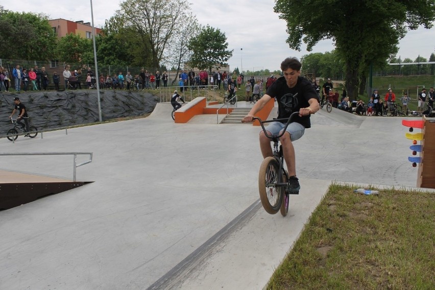 Pokaz ekstremalnej jazdy na skateparku [FOTO]