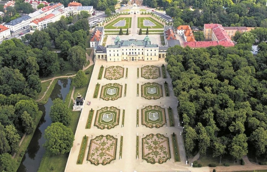 Salon ogrodowy Pałacu Branickich po rewitalizacji. Zdjęcie z...