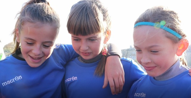 Dziewczynki z Lech Poznań Football Academy awansowały do finału wojewódzkiego XX edycji turnieju "Z Podwórka na Stadion o Puchar Tymbarku". Czy powtórzą wyczyn starszych koleżanek, które w zeszłym roku doszły do ćwierćfinału na finale ogólnopolskim?