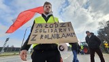 Protest rolników na rondzie w Cedzynie. Spokojny ruch i mocne słowa mieszkańca 