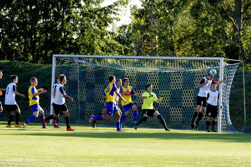 Szubinianka Szubin - Notecianka Pakość 1:0 [zdjęcia]