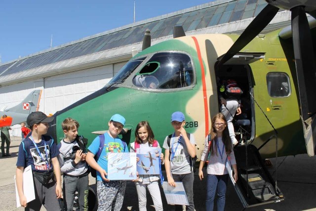 Dzieci ze Zbijowa były w 42. Bazie Lotnictwa Szkolnego w Radomiu.