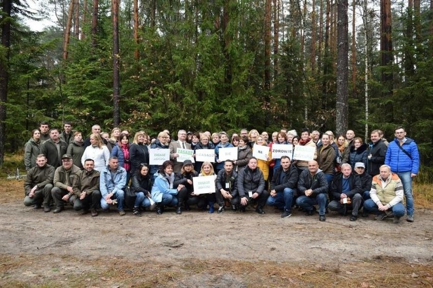 Trwa akcja ZasadźSięNaZdrowie. W Lasach Janowskich posadzono ponad 1000 nowych drzew