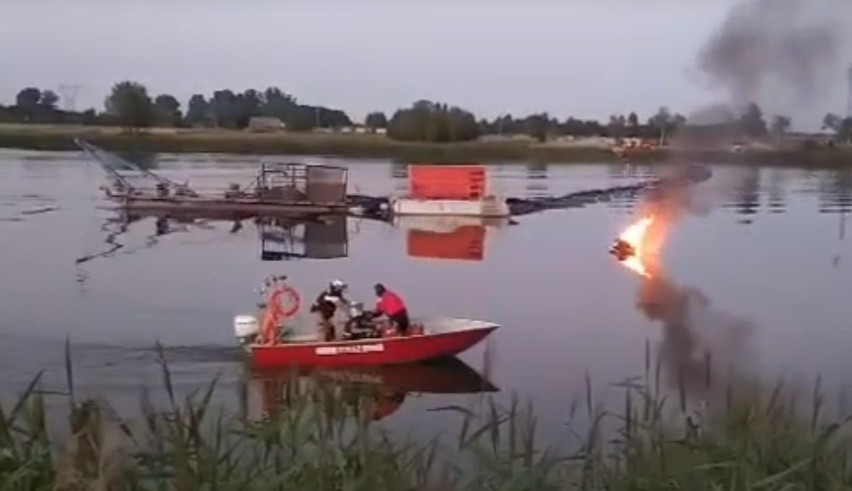Pożar skutera wodnego. Straż pożarna użyła łodzi ratowniczej [FOTO]