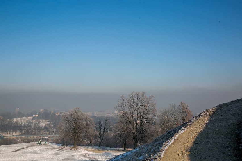 Smog w Krakowie. W czwartek znów darmowa komunikacja 