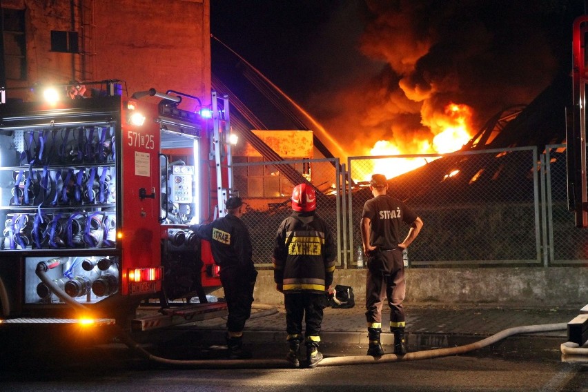 Pożar w zakładach Ilpea. To podpalenie? Sprawą zajmie się prokuratura (FILM)