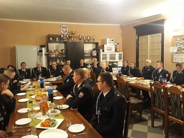 Strażacy z OSP Lipienek i ich goście spotkali się na corocznym walnym zebraniu