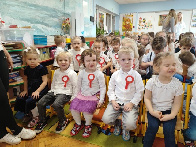 Z okazji Święta Niepodległości w Przedszkolu nr 9 w Koszalinie odbyła się uroczysta akademia.