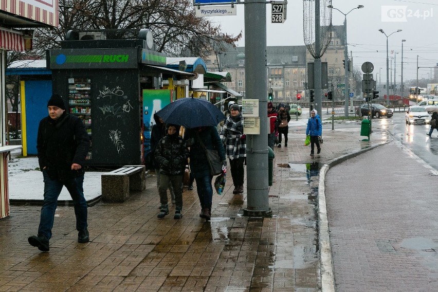 Spadł mały śnieg i na drogach ślizgawka [PROGNOZA POGODY]