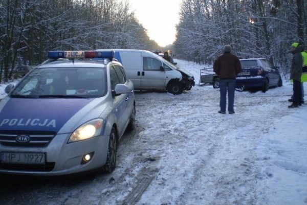 W Antoniowie zderzyły się trzy samochody.