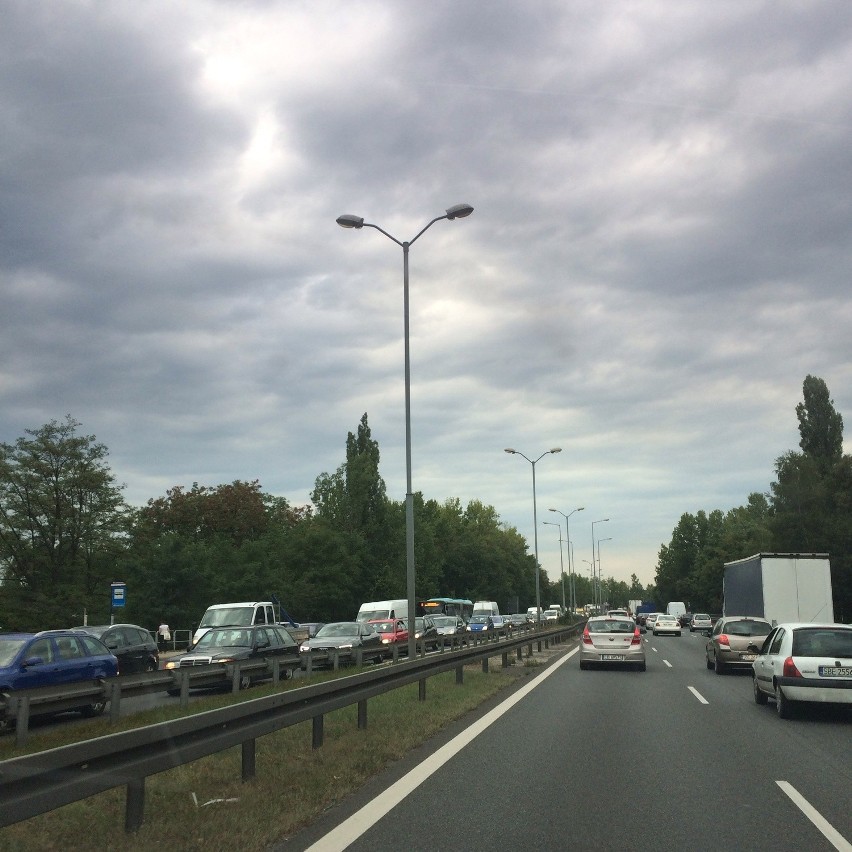 DZ24: Wypadek na A4 24.08.2015. Utrudnienia już tylko na autostradzie [NOWE ZDJĘCIA]